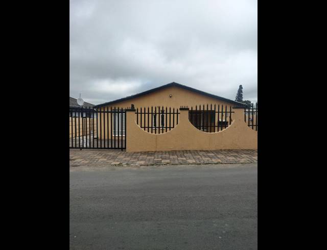 5 BEDROOM HOUSE FOR SALE IN SOPHIATOWN